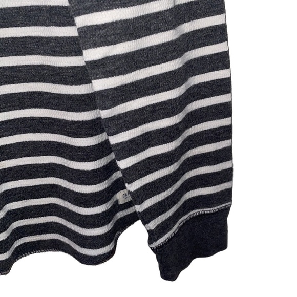GAP Boys White/Gray Striped Long Sleeve Crewneck Sweatshirt Size M(8) - Picture 4 of 4